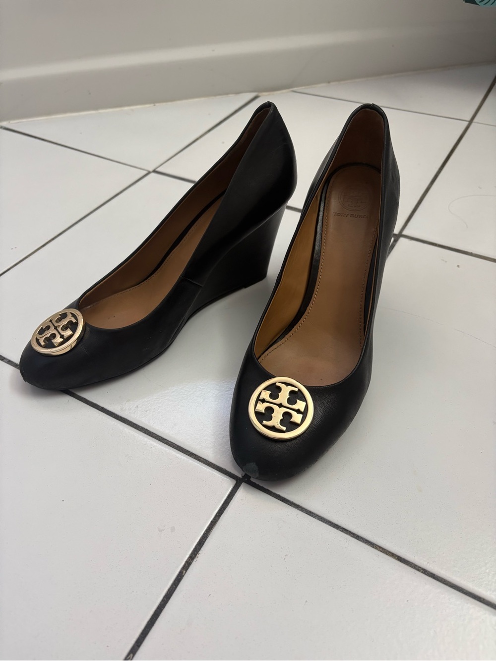 Tory Burch Black Leather Wedge Pumps with Gold Logo Medallion